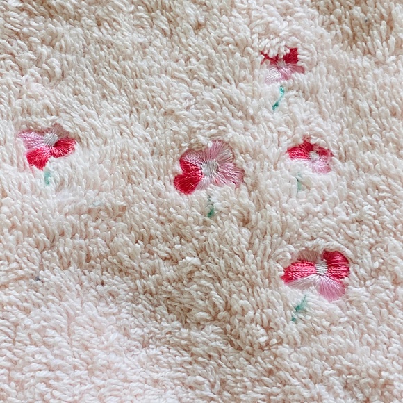 Set of 4 I Embroidered Turkish Fingertip Towels - Picture 3 of 16